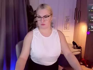 Girls: discover live performances with matured cam models, from teasing to fixations, in a variety of stunning live sex cams.