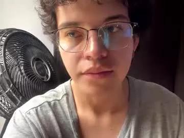 yoooung_peach1 from Chaturbate