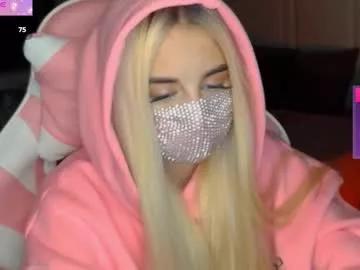 Girls: discover live performances with matured cam models, from teasing to fixations, in a variety of stunning live sex cams.