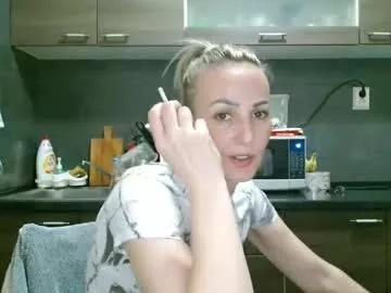 Girls: discover live performances with matured cam models, from teasing to fixations, in a variety of stunning live sex cams.