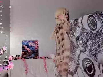 Girls: discover live performances with matured cam models, from teasing to fixations, in a variety of stunning live sex cams.