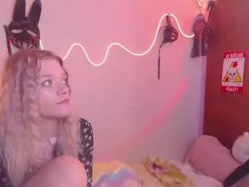 Girls: discover live performances with matured cam models, from teasing to fixations, in a variety of stunning live sex cams.