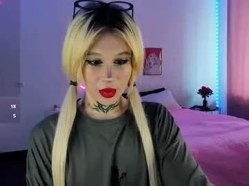 Girls: discover live performances with matured cam models, from teasing to fixations, in a variety of stunning live sex cams.