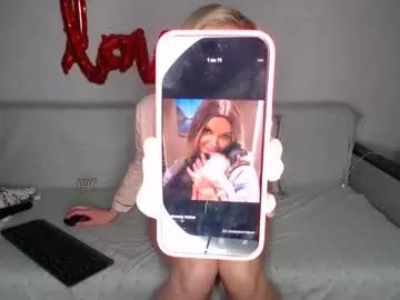 Girls: discover live performances with matured cam models, from teasing to fixations, in a variety of stunning live sex cams.