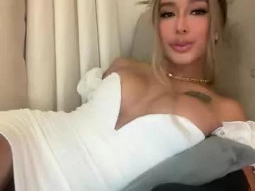 Girls: discover live performances with matured cam models, from teasing to fixations, in a variety of stunning live sex cams.