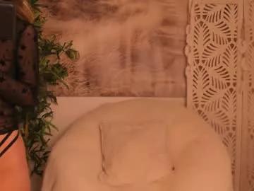 Girls: discover live performances with matured cam models, from teasing to fixations, in a variety of stunning live sex cams.
