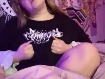 Girls: discover live performances with matured cam models, from teasing to fixations, in a variety of stunning live sex cams.