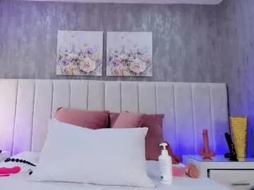 Girls: discover live performances with matured cam models, from teasing to fixations, in a variety of stunning live sex cams.