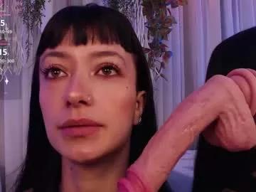 Girls: discover live performances with matured cam models, from teasing to fixations, in a variety of stunning live sex cams.