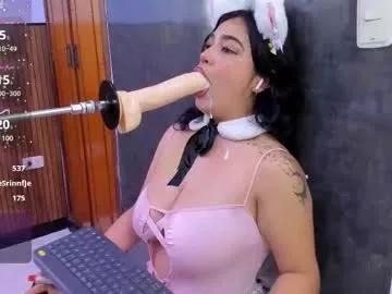 Girls: discover live performances with matured cam models, from teasing to fixations, in a variety of stunning live sex cams.