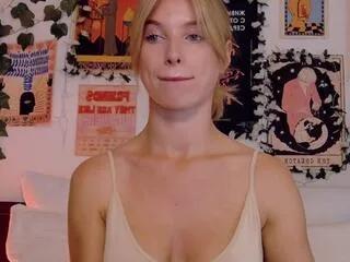 emma_wilde on Flirt4Free 
