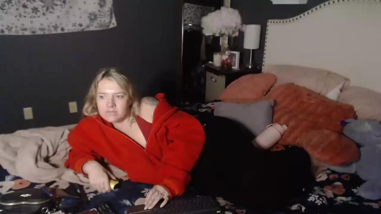 SnowWhiteXo on Streamray 