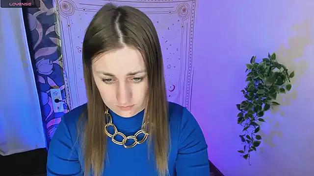 -LoveTessa from StripChat is Freechat