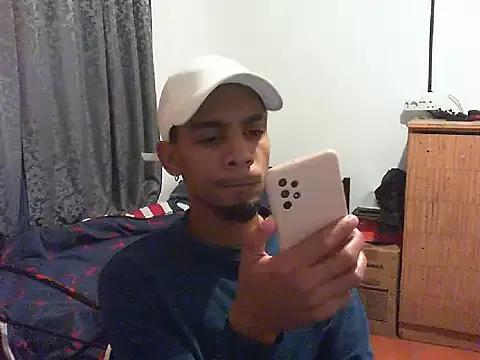 29YOURZ_28_ from StripChat is Freechat