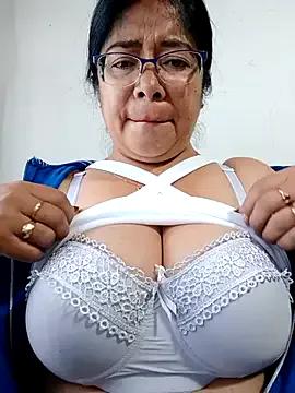 __valentina18 from StripChat