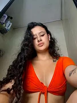 Girls: discover live performances with matured cam models, from teasing to fixations, in a variety of stunning live sex cams.
