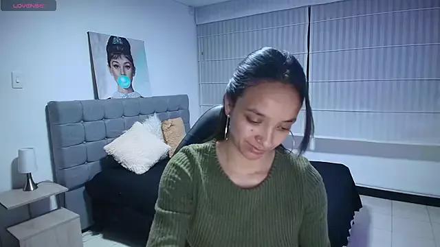 _Camila_Evans_ from StripChat is Freechat