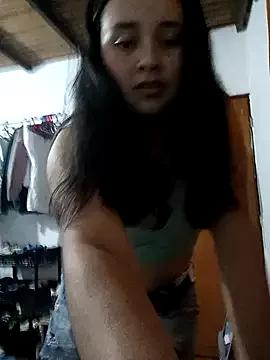 Girls: discover live performances with matured cam models, from teasing to fixations, in a variety of stunning live sex cams.