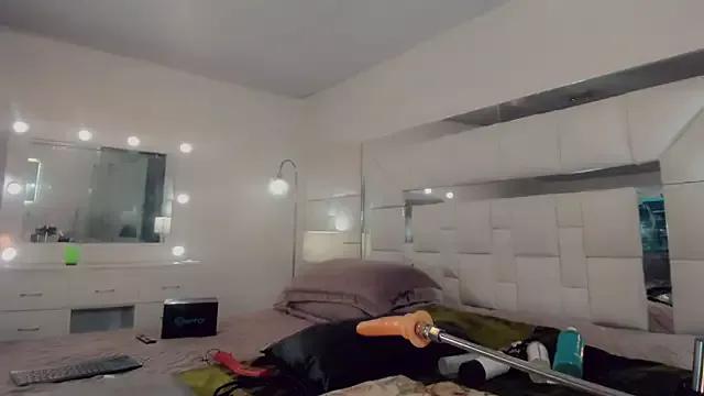 Girls: discover live performances with matured cam models, from teasing to fixations, in a variety of stunning live sex cams.