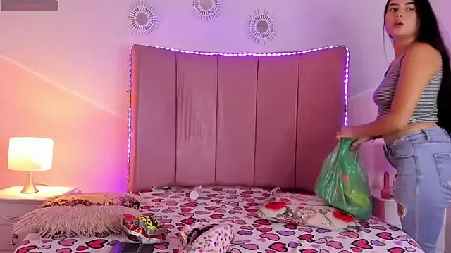 Girls: discover live performances with matured cam models, from teasing to fixations, in a variety of stunning live sex cams.