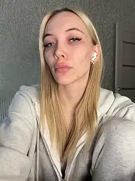_HollyWay_ from StripChat is Freechat