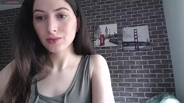Girls: discover live performances with matured cam models, from teasing to fixations, in a variety of stunning live sex cams.
