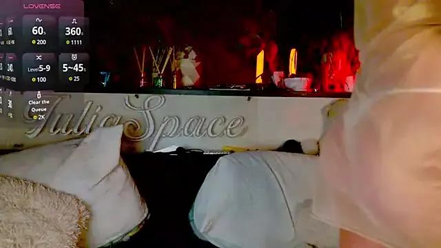 _JuliaSpace_ from StripChat is Freechat