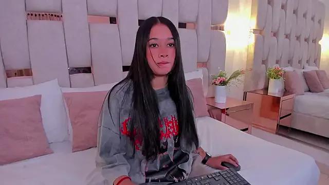 Girls: discover live performances with matured cam models, from teasing to fixations, in a variety of stunning live sex cams.