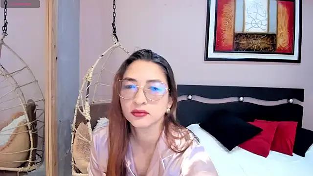 _LaraMom_ from StripChat is Freechat
