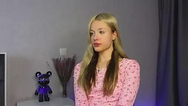 Girls: discover live performances with matured cam models, from teasing to fixations, in a variety of stunning live sex cams.