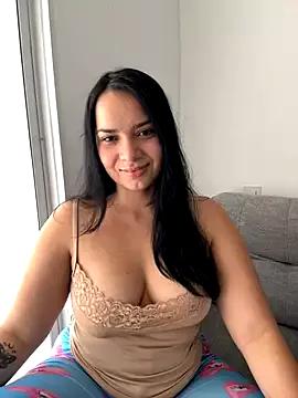 Girls: discover live performances with matured cam models, from teasing to fixations, in a variety of stunning live sex cams.