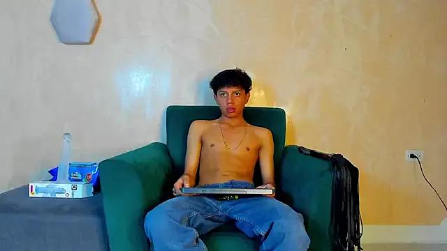 Girls: discover live performances with matured cam models, from teasing to fixations, in a variety of stunning live sex cams.