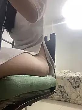 _Ur-Little-SisTeR_ from StripChat is Freechat