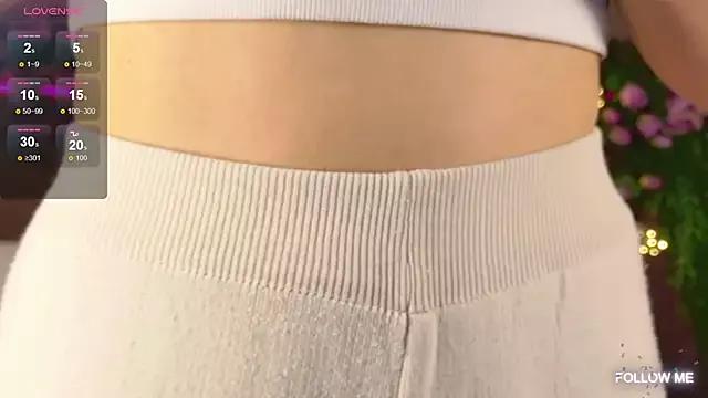 Girls: discover live performances with matured cam models, from teasing to fixations, in a variety of stunning live sex cams.
