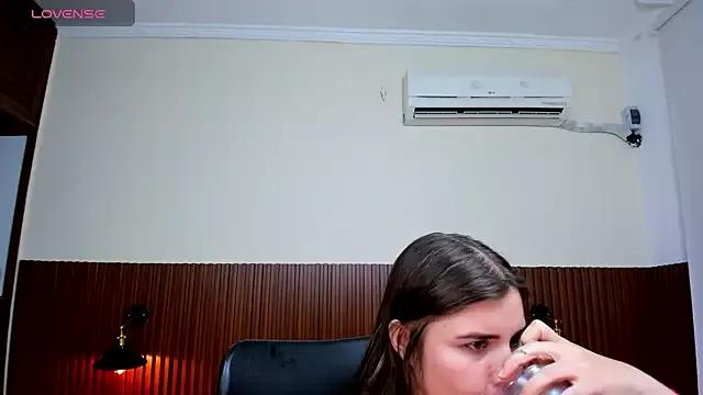 Girls: discover live performances with matured cam models, from teasing to fixations, in a variety of stunning live sex cams.