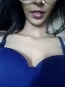 Aaliya_Love from StripChat is Freechat