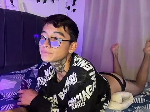 AaronBrown7 from StripChat