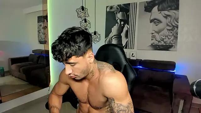 Aaronmgg from StripChat