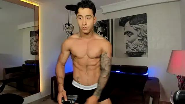 Aaronmgg from StripChat