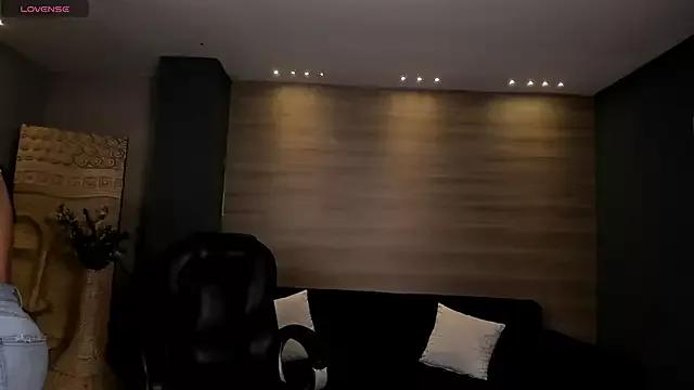 Girls: discover live performances with matured cam models, from teasing to fixations, in a variety of stunning live sex cams.