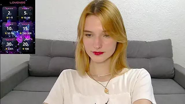 Ada_Moon from StripChat
