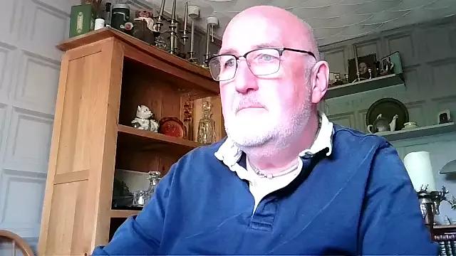 Adamdaddybear from StripChat
