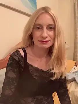 Girls: discover live performances with matured cam models, from teasing to fixations, in a variety of stunning live sex cams.