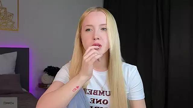 Adele_Armas from StripChat is Freechat