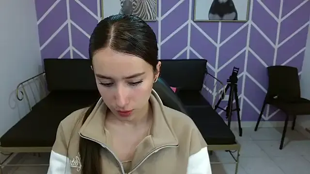 Adhara_Kitten on StripChat