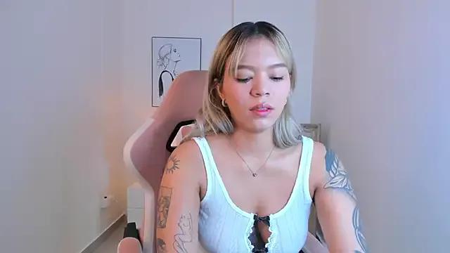 Girls: discover live performances with matured cam models, from teasing to fixations, in a variety of stunning live sex cams.