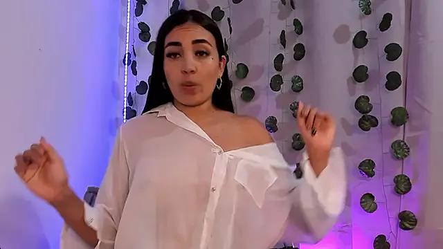 aisha_es from StripChat is Freechat