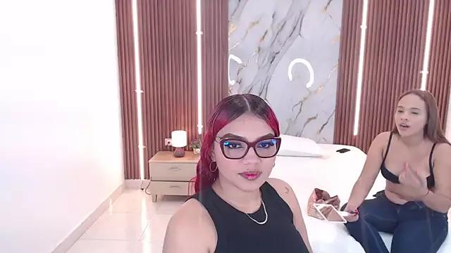 aixa_show from StripChat