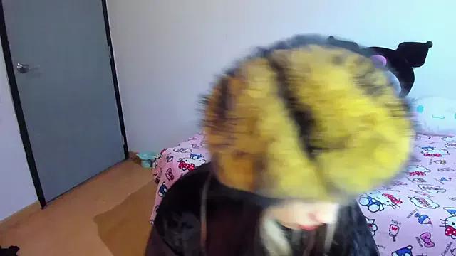 Akane-Mou from StripChat