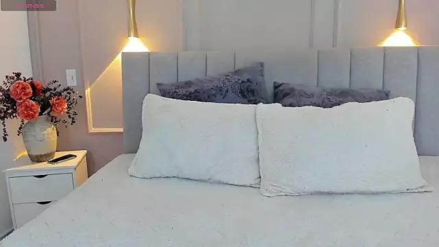 Girls: discover live performances with matured cam models, from teasing to fixations, in a variety of stunning live sex cams.